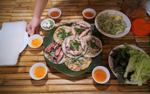 Khác biệt bánh xèo miền Tây và miền Trung